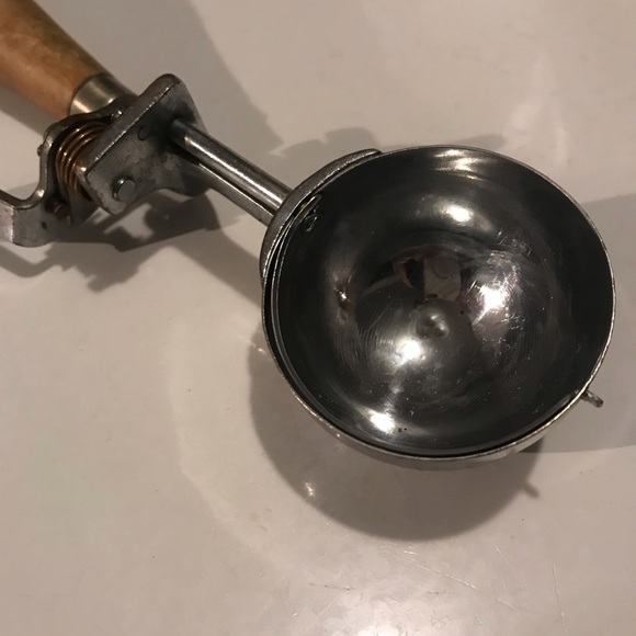 Benedict Ice Cream Scooper - Picture 4 of 6